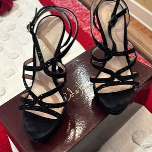 Black line new strappy sandal